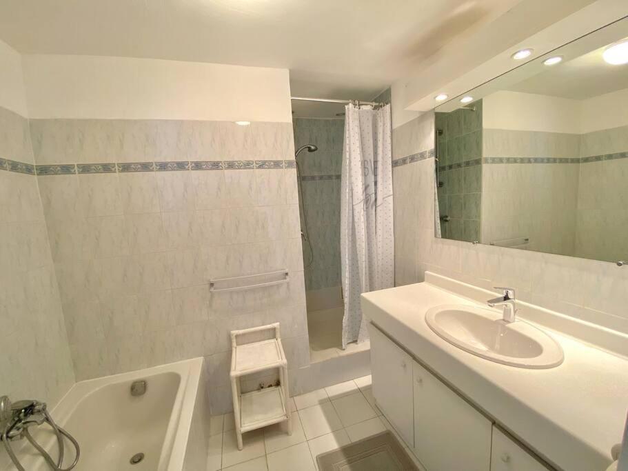 A Louer Haut De Villa 4 Pieces A Sainte-Maxime Golfe De St-Tropez Extérieur photo