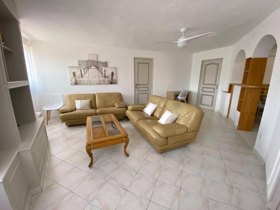 A Louer Haut De Villa 4 Pieces A Sainte-Maxime Golfe De St-Tropez Extérieur photo